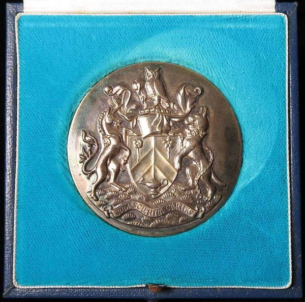 British Medical Award unmarked silver Royal College of General Practitioners Uniface Medal original case