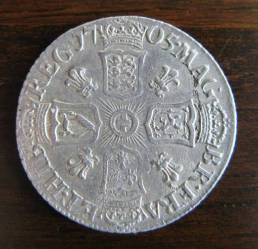 QUEEN ANNE SILVER SIXPENCE 1705 PLUMES IN ANGLES, EARLY SHIELDS, S.3592