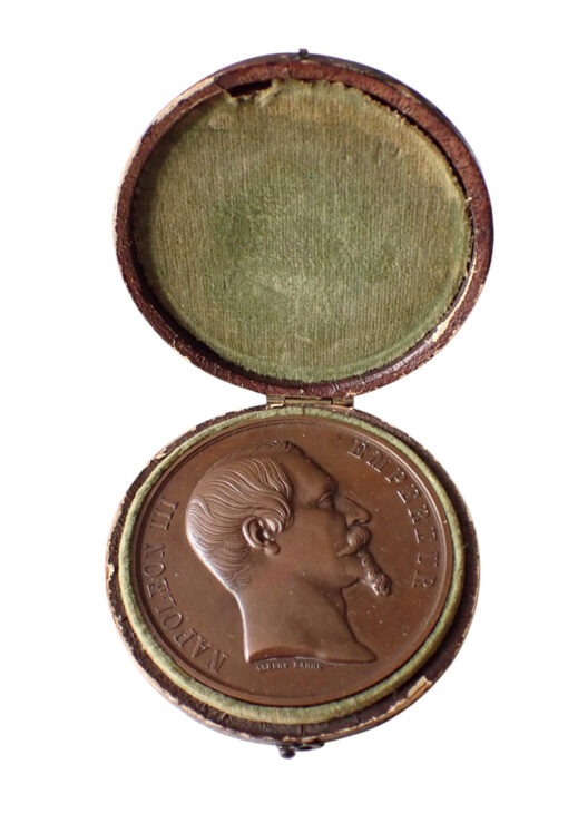 France Second Empire Napoleon III (1852-1870) Bronze Medal, Inauguration of the statue of Napoleon I in Cherbourg, by Albert Barre and L. Merley 1858, Paris - Contemporary Fitted Clamshell - Image 3